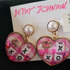 NEW  Betsy Johnson heart XOX FAUXpearls lips 💋 pink white